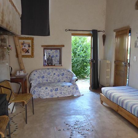 Le Vieux Velo Bed and Breakfast Chaptuzat Buitenkant foto