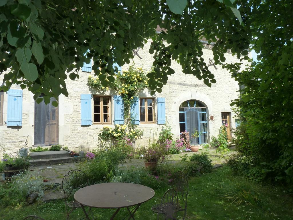 Le Vieux Velo Bed and Breakfast Chaptuzat Buitenkant foto
