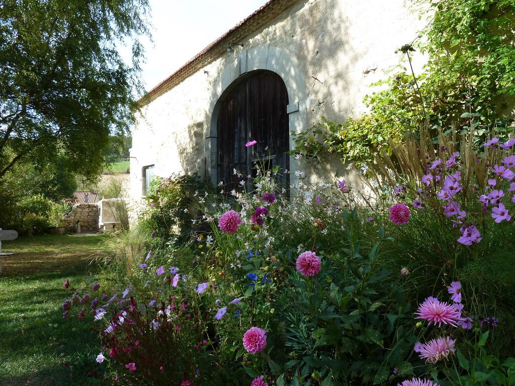 Le Vieux Velo Bed and Breakfast Chaptuzat Buitenkant foto