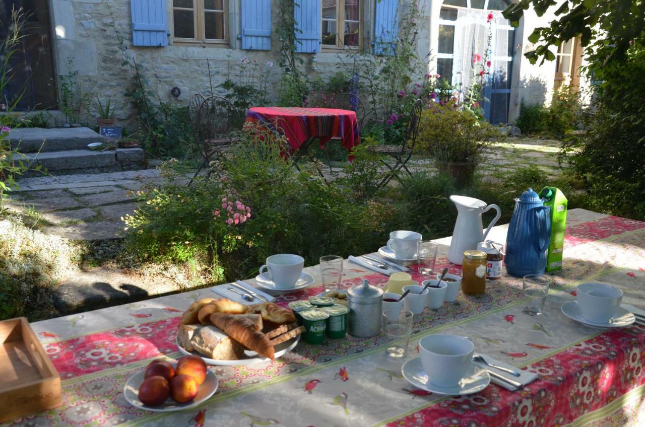 Le Vieux Velo Bed and Breakfast Chaptuzat Buitenkant foto