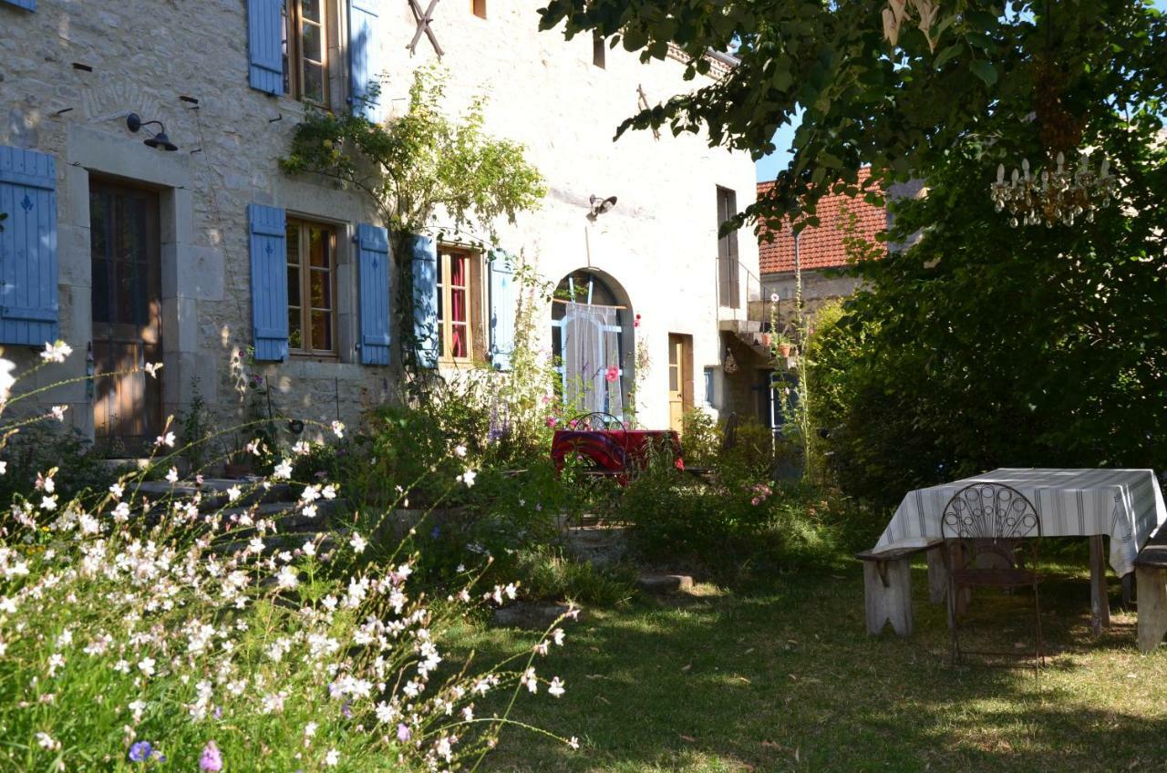 Le Vieux Velo Bed and Breakfast Chaptuzat Buitenkant foto