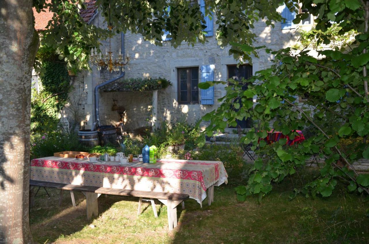 Le Vieux Velo Bed and Breakfast Chaptuzat Buitenkant foto