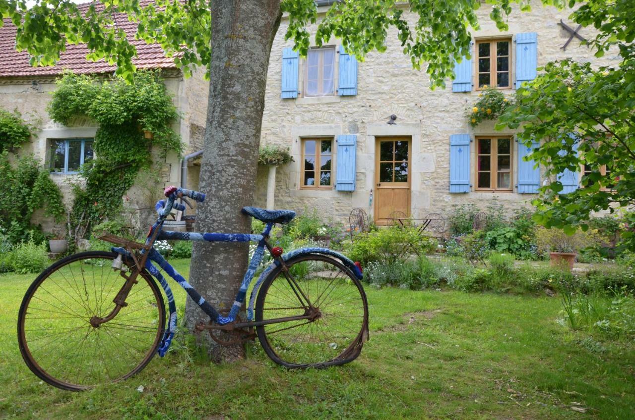 Le Vieux Velo Bed and Breakfast Chaptuzat Buitenkant foto