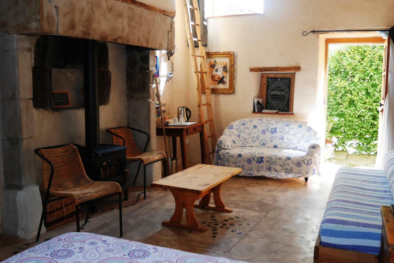 Le Vieux Velo Bed and Breakfast Chaptuzat Buitenkant foto