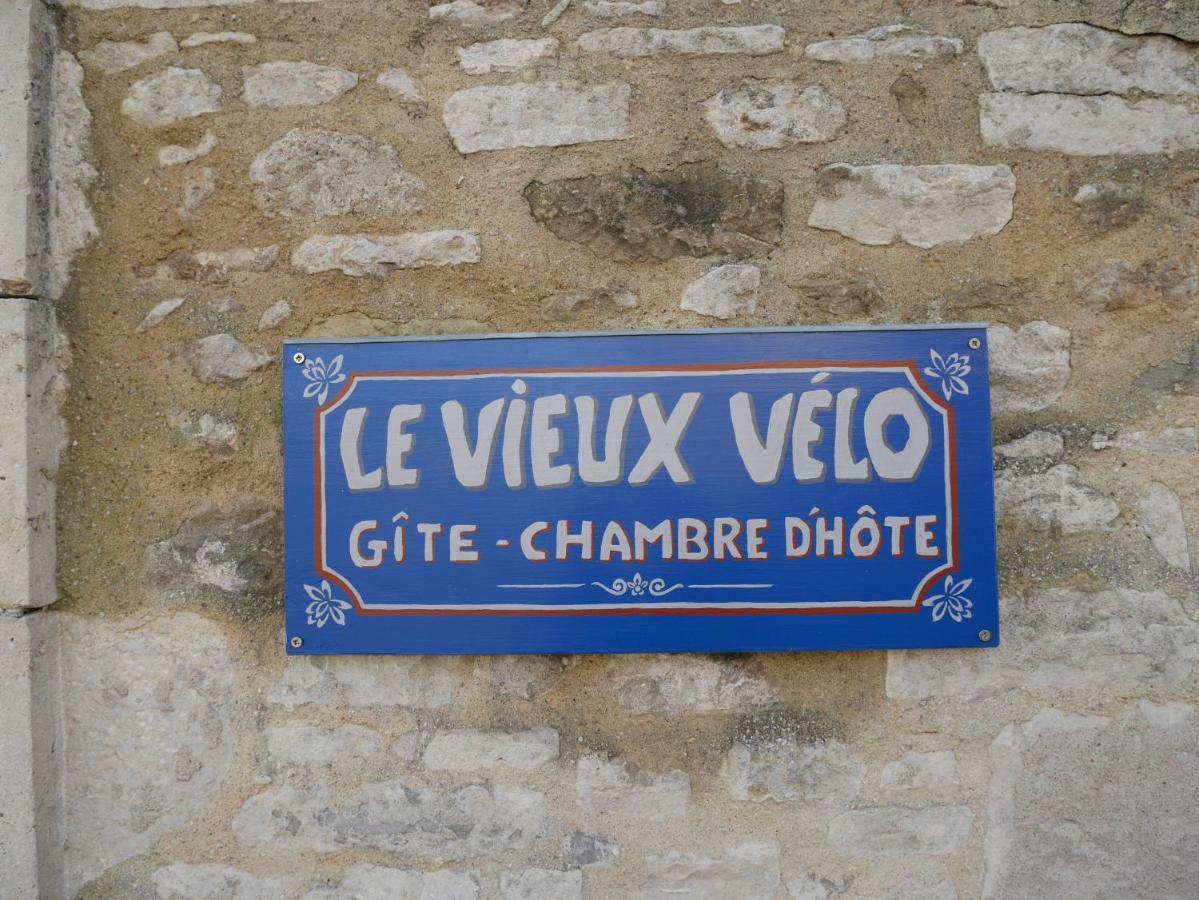 Le Vieux Velo Bed and Breakfast Chaptuzat Buitenkant foto